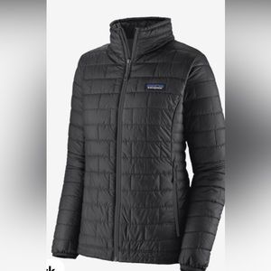 Women’s Patagonia nano puff jacket in black- size M